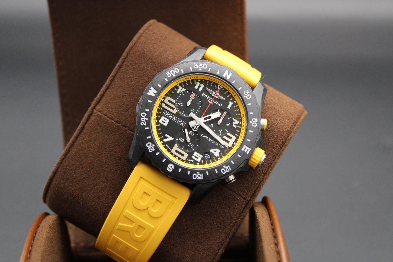 Breitling Endurance Pro – Ref. X82310 – 2020 Model – 44mm Men’s Watch - Image 3