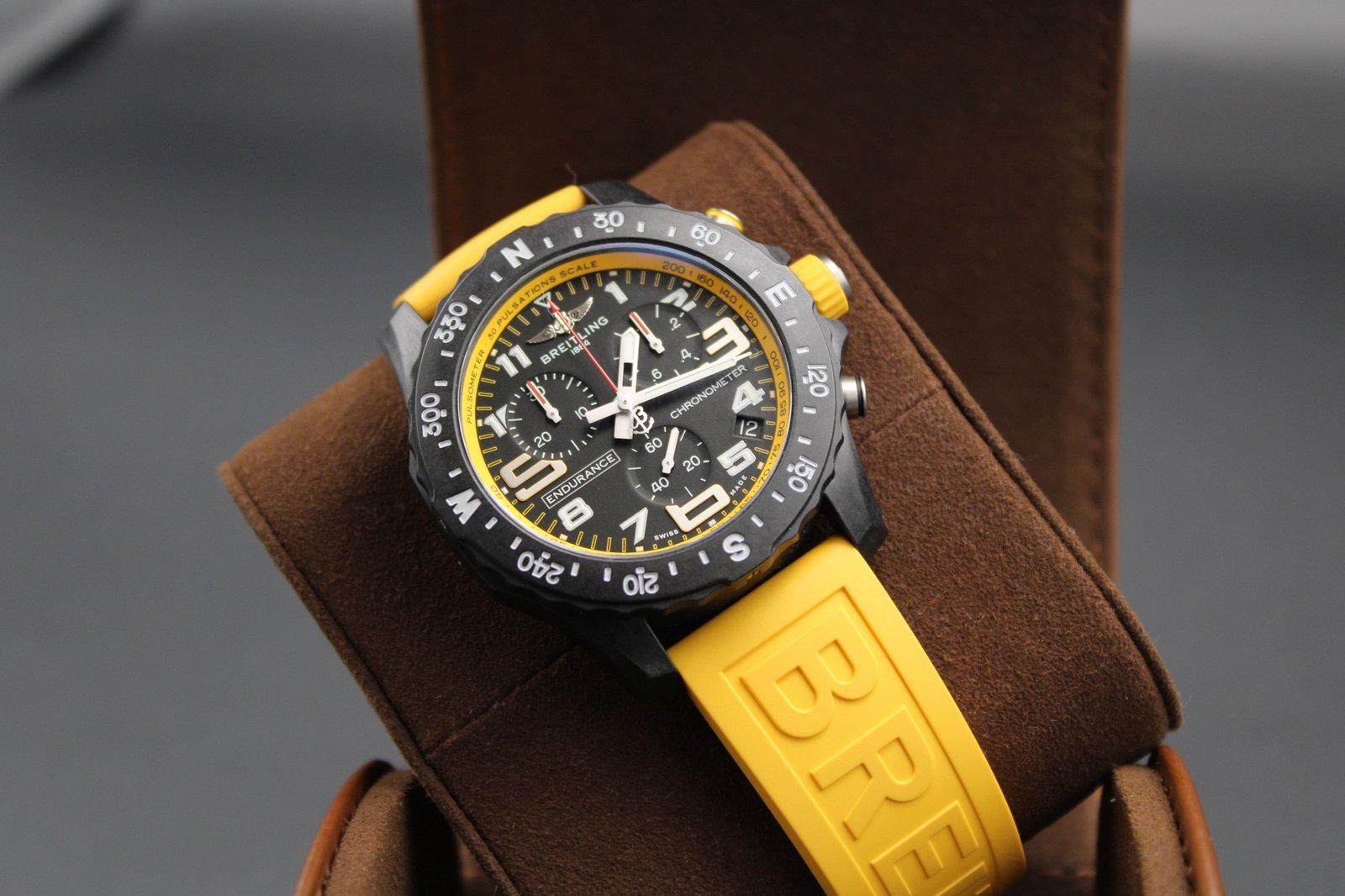 Breitling Endurance Pro – Ref. X82310 – 2020 Model – 44mm Men’s Watch - Image 4